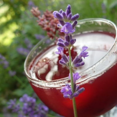 Cseresznye levendulával